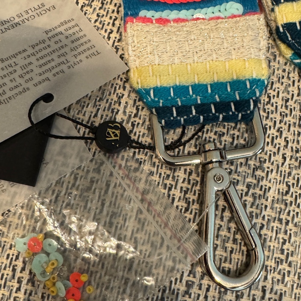 Colorful Patterned Women's Accessory Strap - Picture 5 of 8